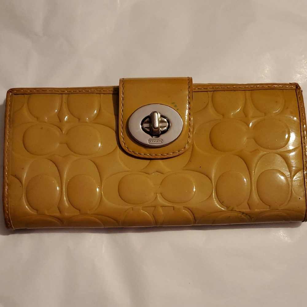 Coach Turnlock Wallet